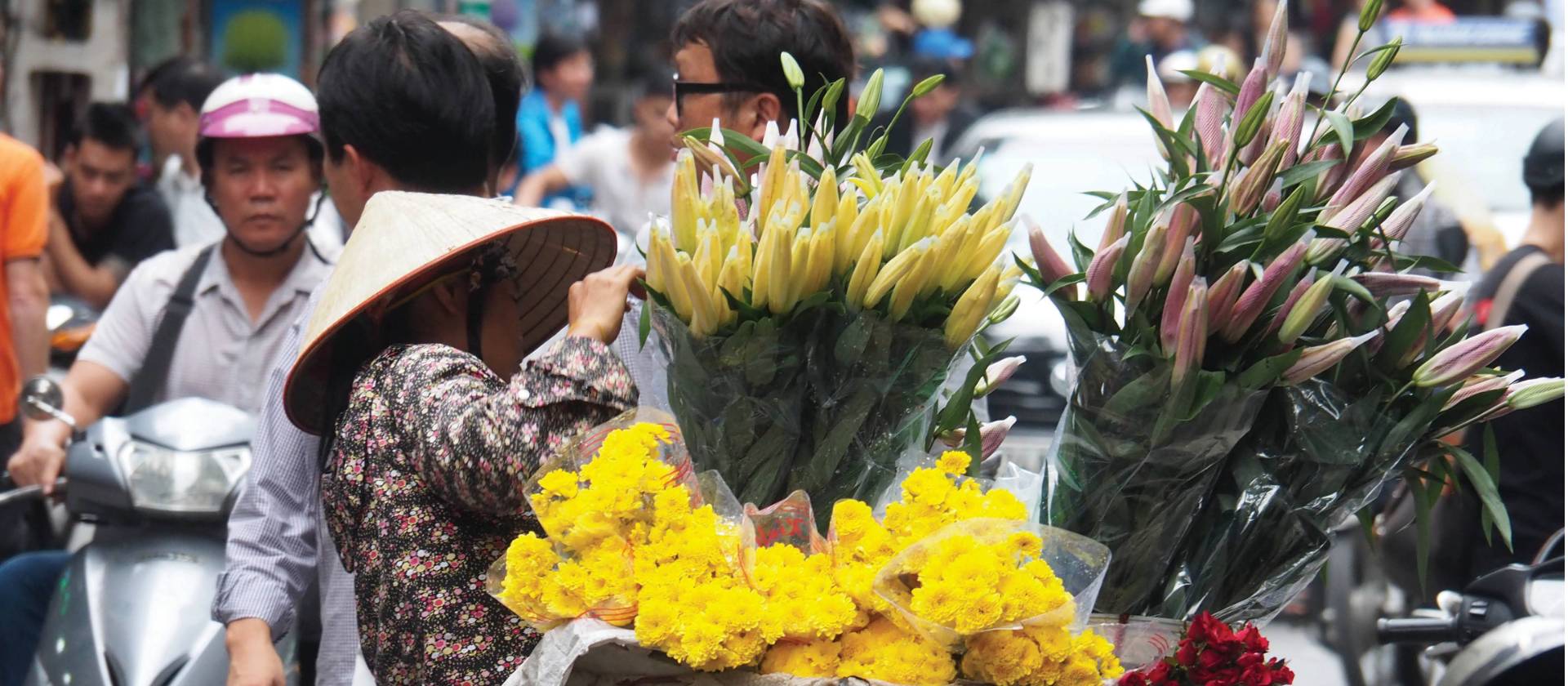 Vibrant streets of Vietnam | Scott Pinnegar
