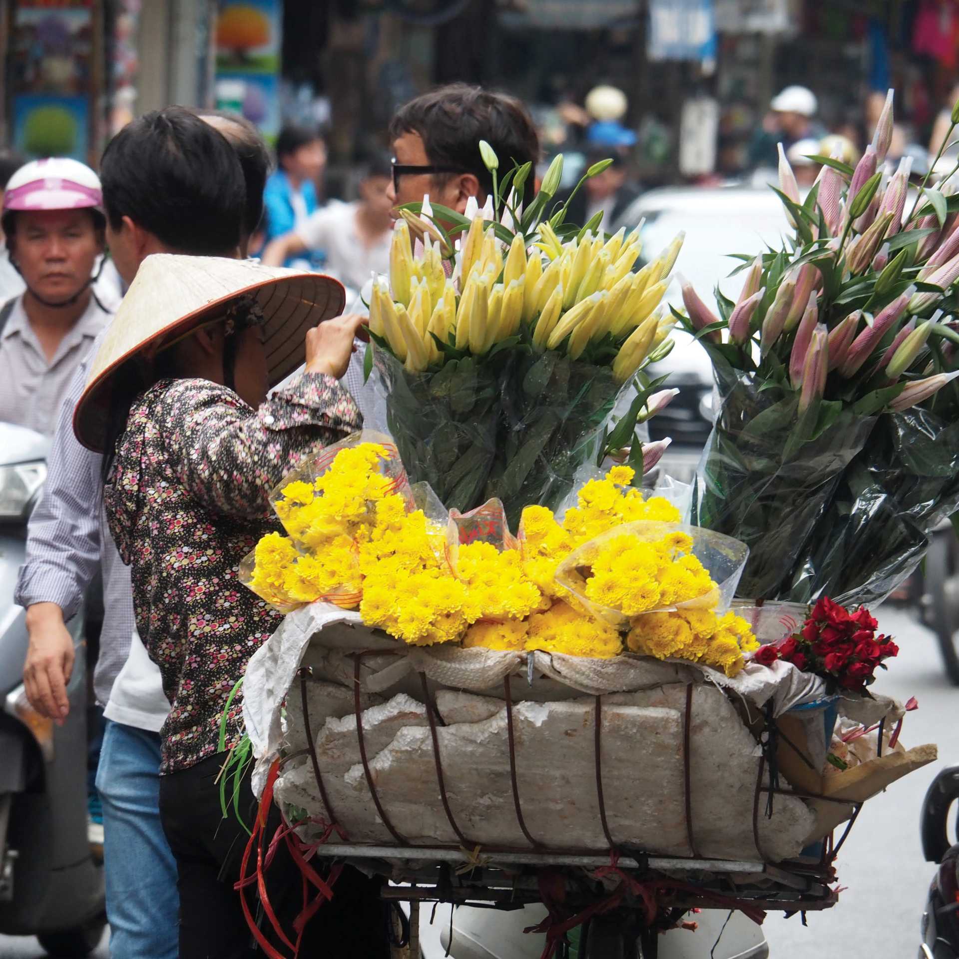Vibrant streets of Vietnam | Scott Pinnegar