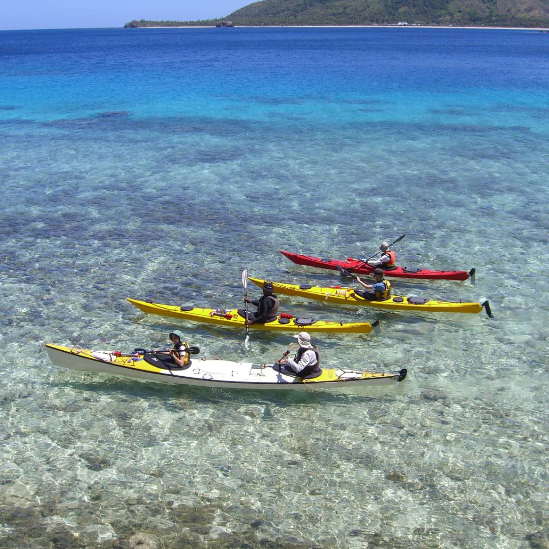 The crystal clear waters of the Yasawa Islands | Al Bakker