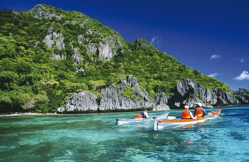 Yasawa Kayak group&#160;-&#160;<i>Photo:&#160;Louise Southerden</i>