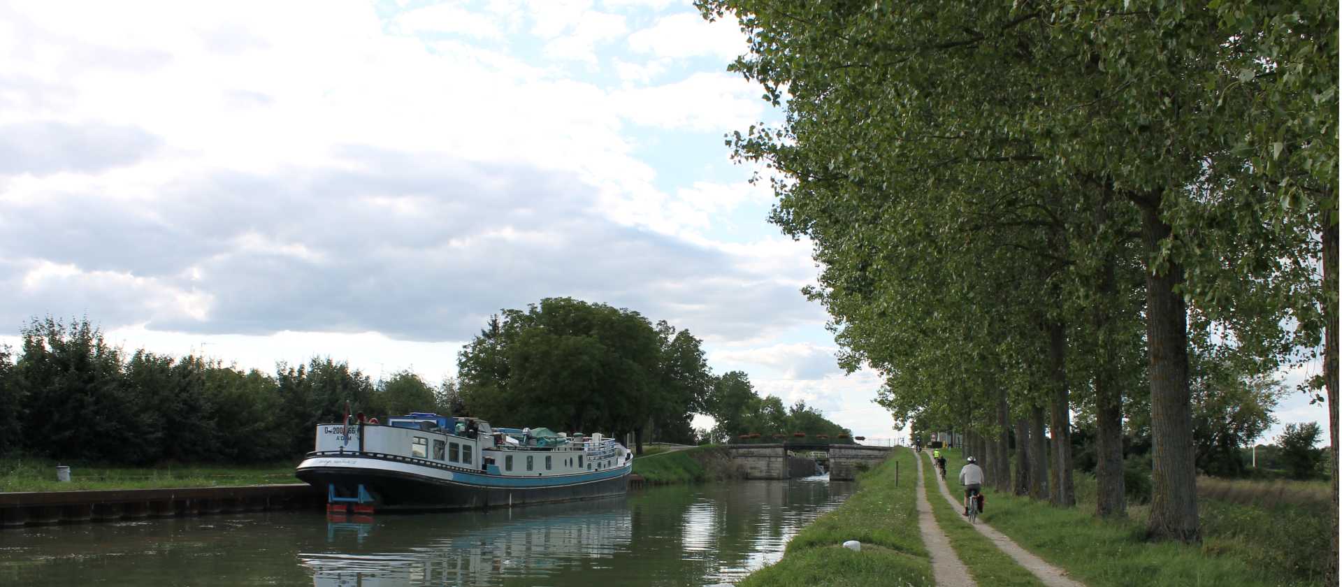 Cycling along the canals in Burgundy | Jaclyn Lofts