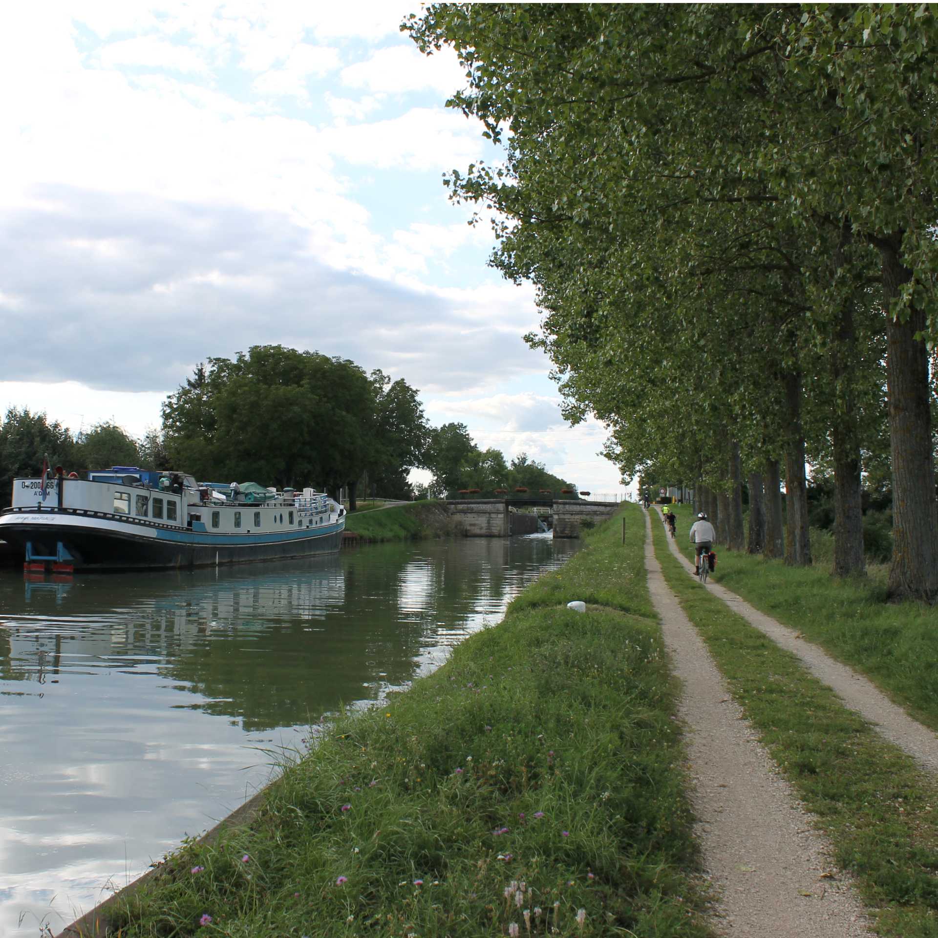 Cycling along the canals in Burgundy | Jaclyn Lofts