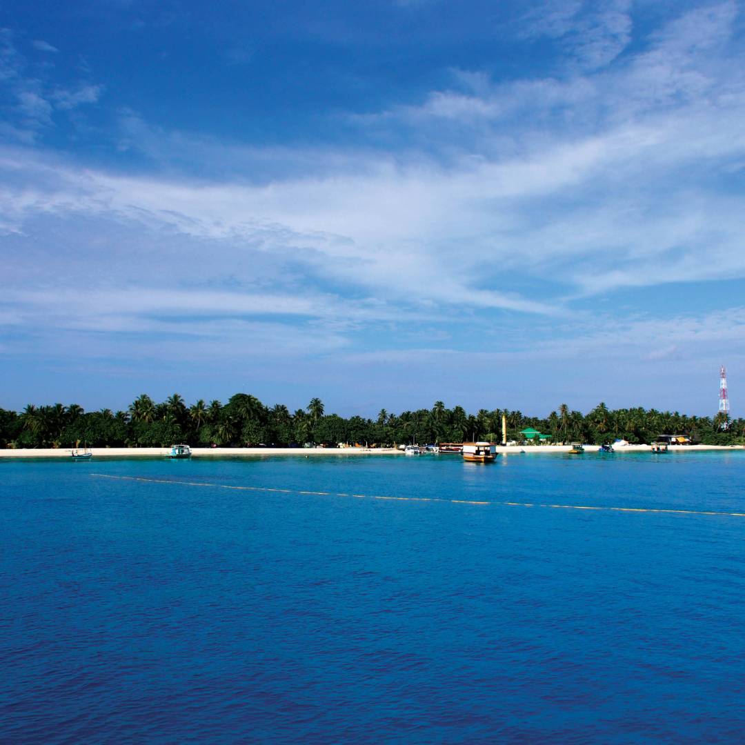 Heading towards Felidhe Atoll | Deb Wilkinson