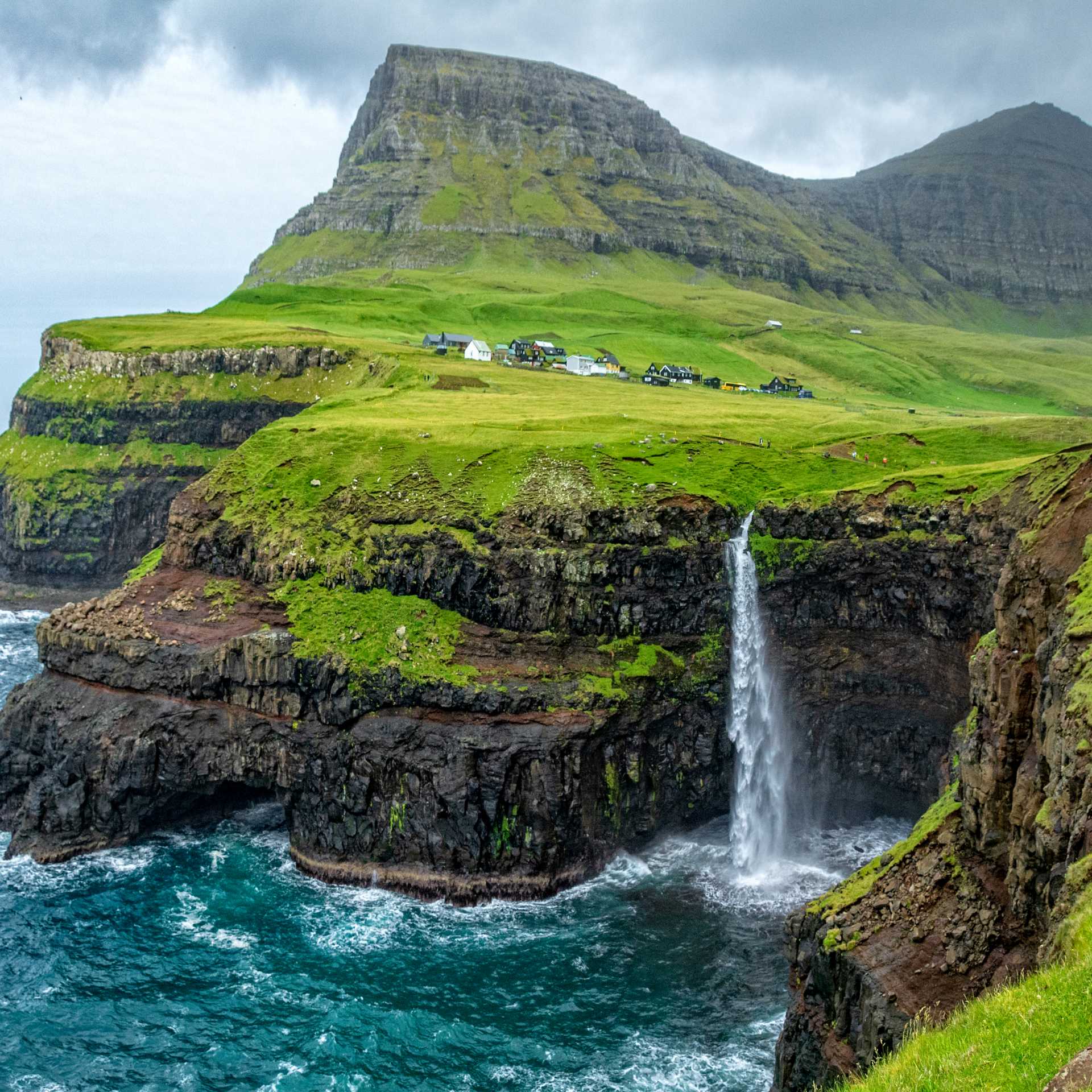 Múlafossur Waterfall in the Faroe Islands | Dennis Minty