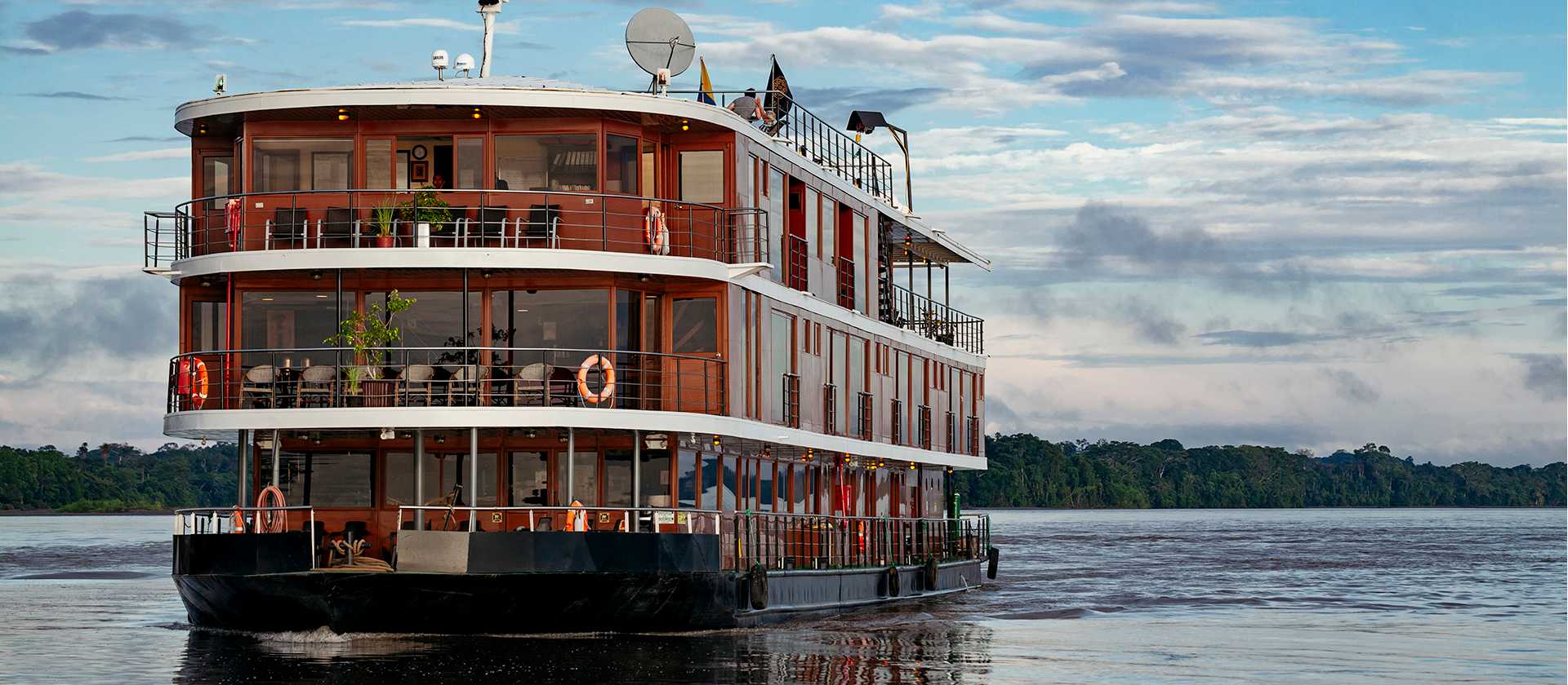 The comfortable Anakonda is the perfect way to explore the Ecuadorian Amazon