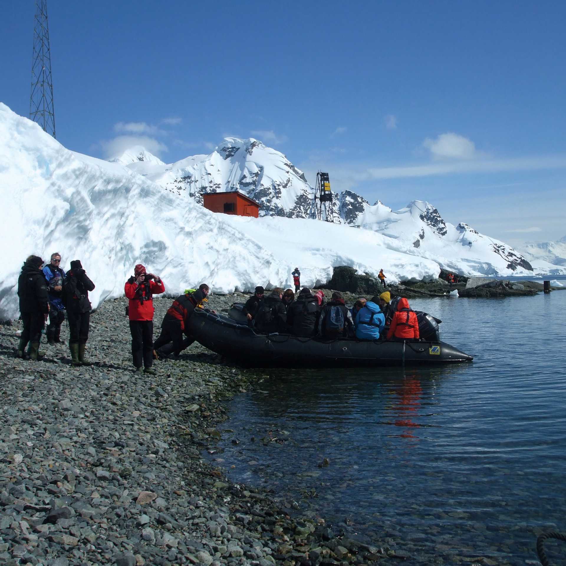 Zodiac landings on the continent | Caroline Mongrain