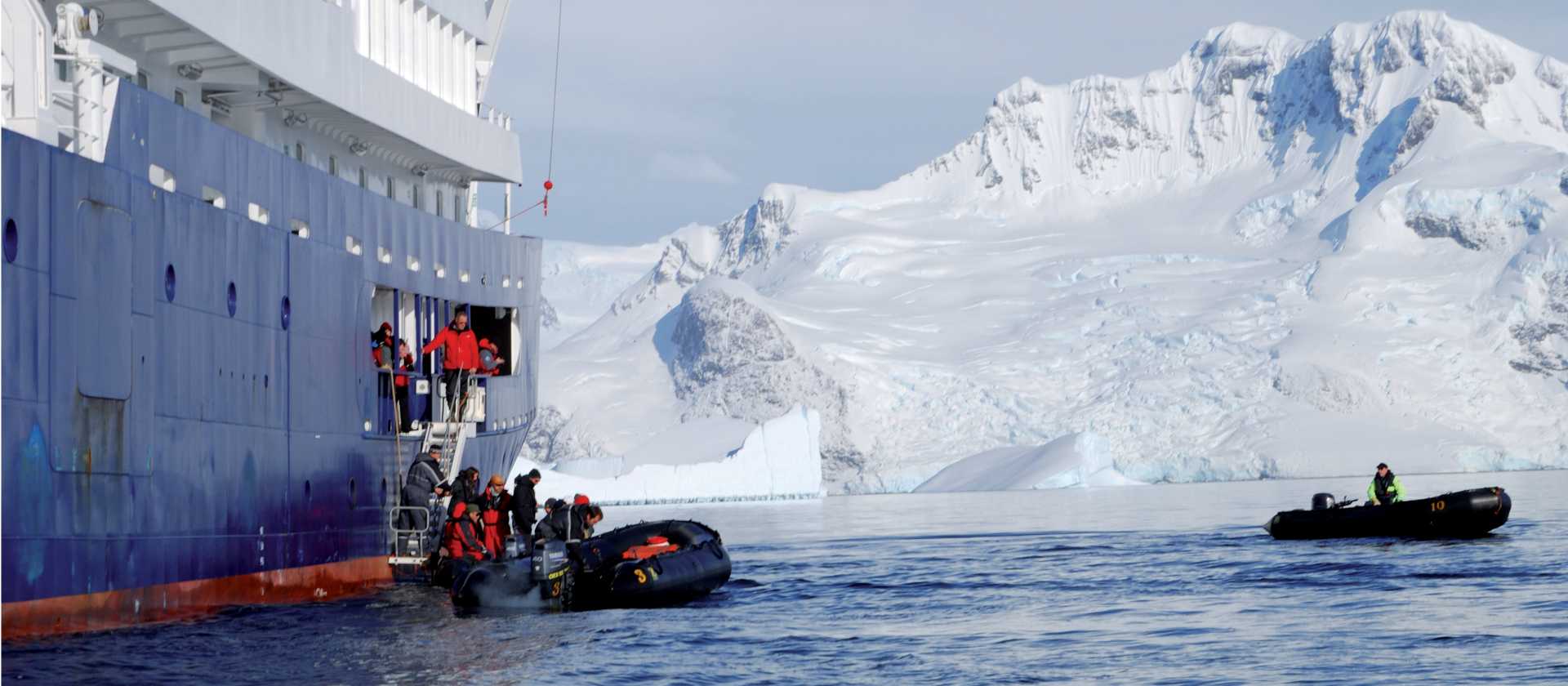 Zodiac excursions in the Antarctic Peninsula | Scott Pinnegar