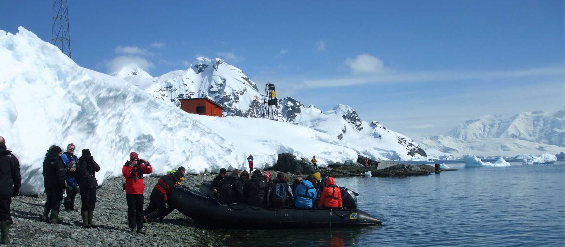 Zodiac landings on the continent | Caroline Mongrain