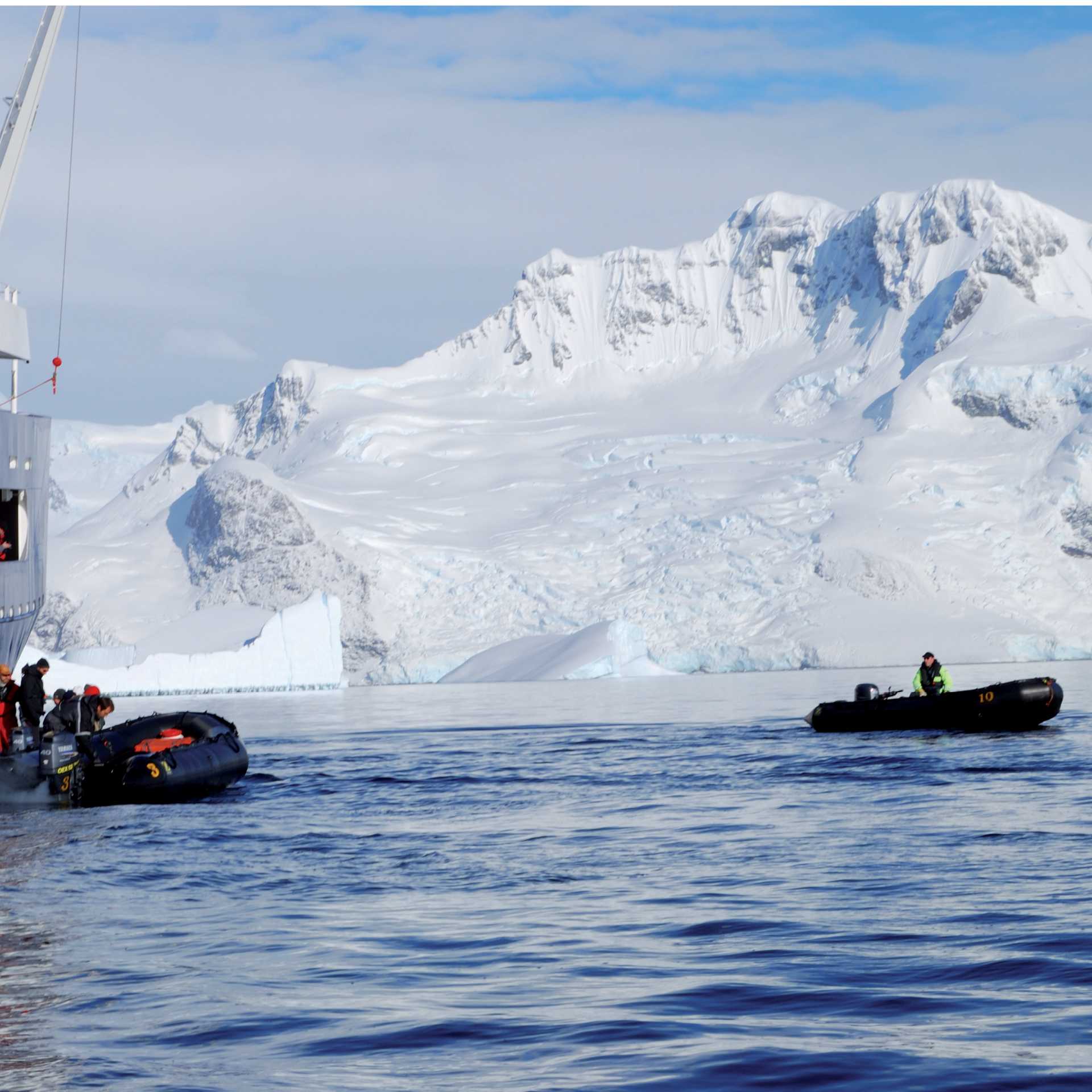 Zodiac excursions in the Antarctic Peninsula | Scott Pinnegar