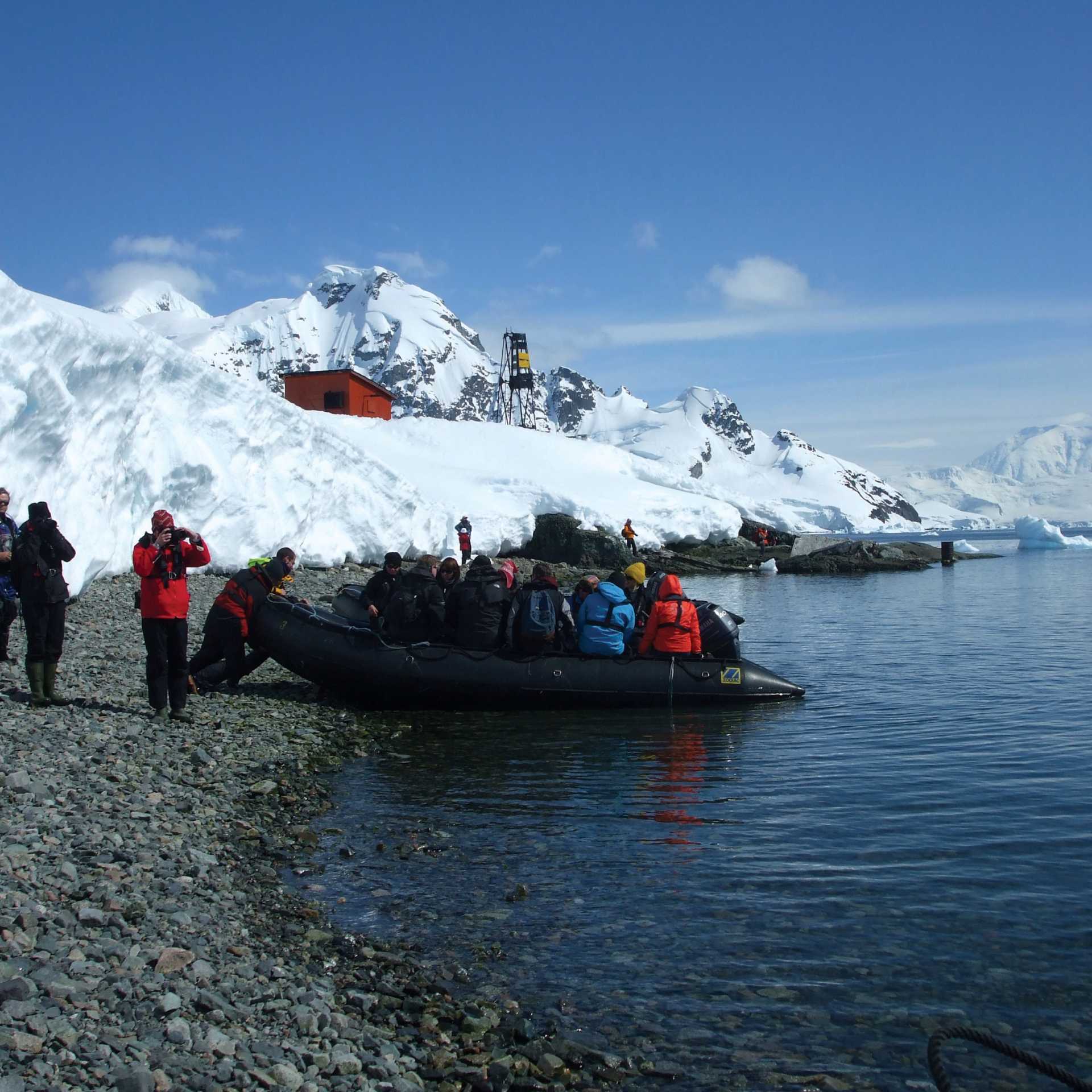 Zodiac landings on the continent | Caroline Mongrain