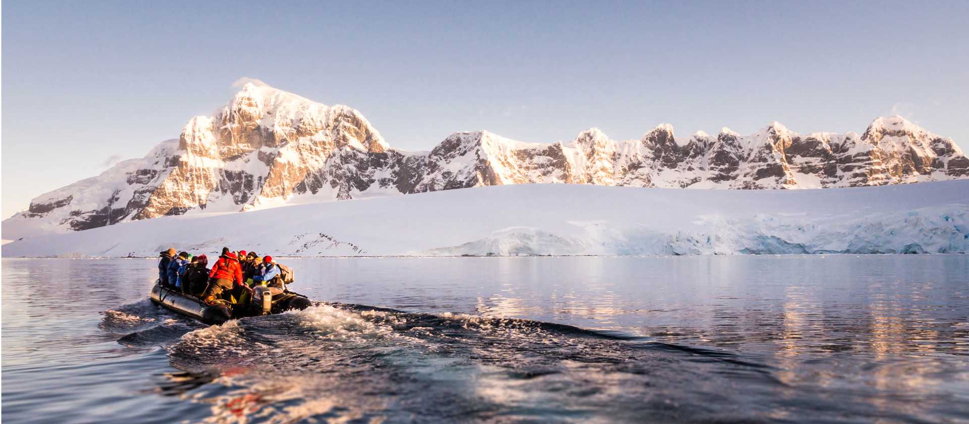 Zodiac cruising in Antarctica | Dietmar Denger