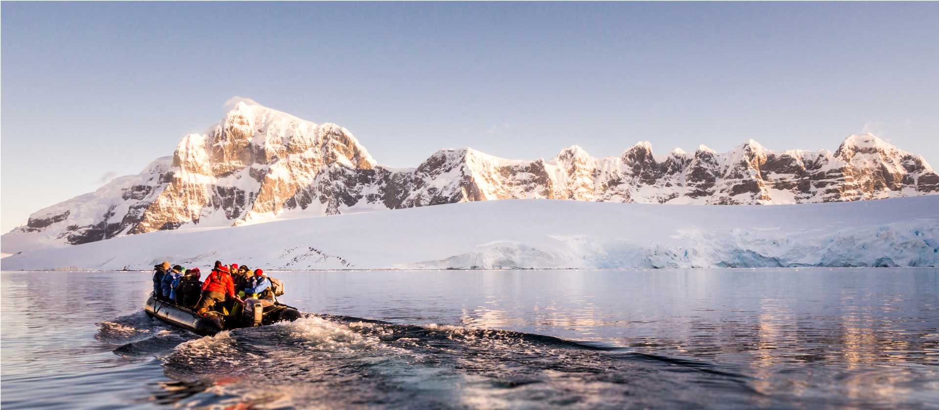 Zodiac cruising in Antarctica | Dietmar Denger