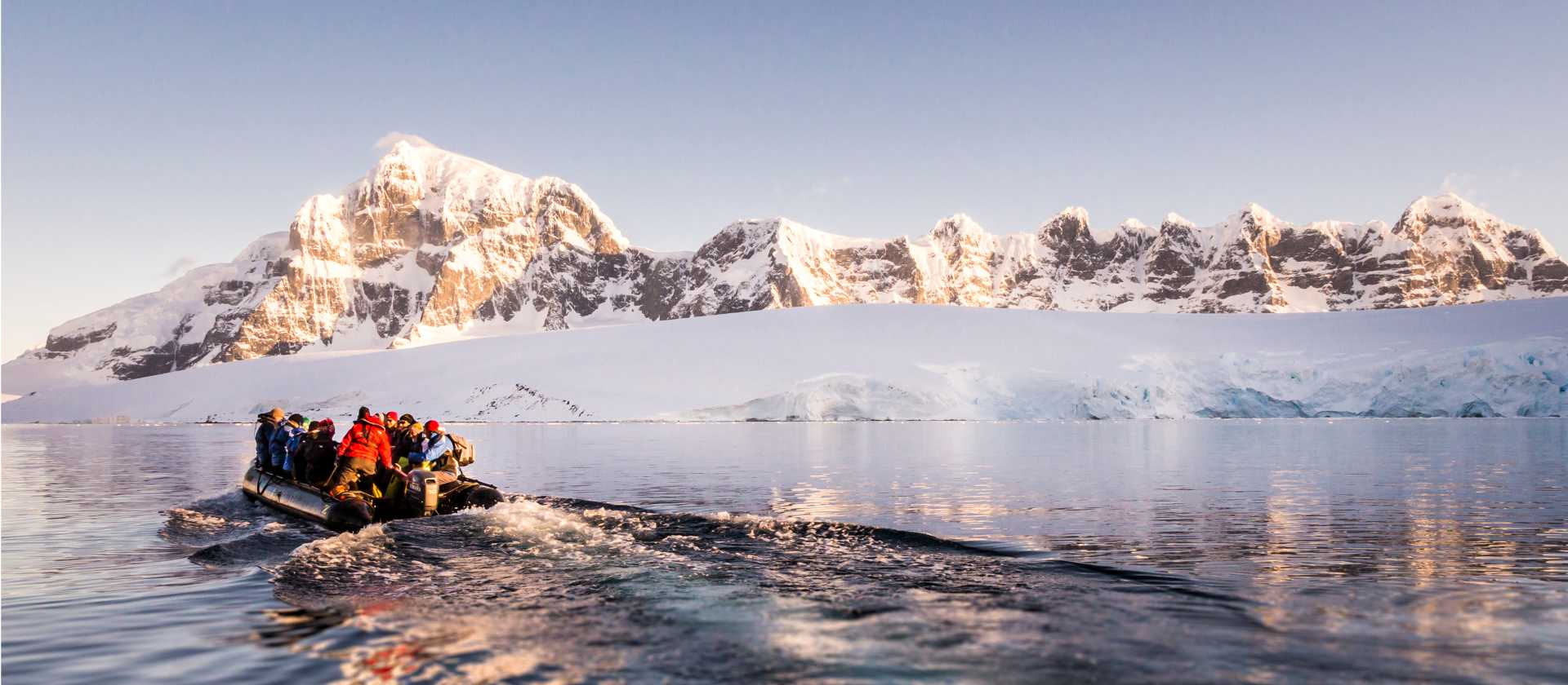 Zodiac cruising in Antarctica | Dietmar Denger