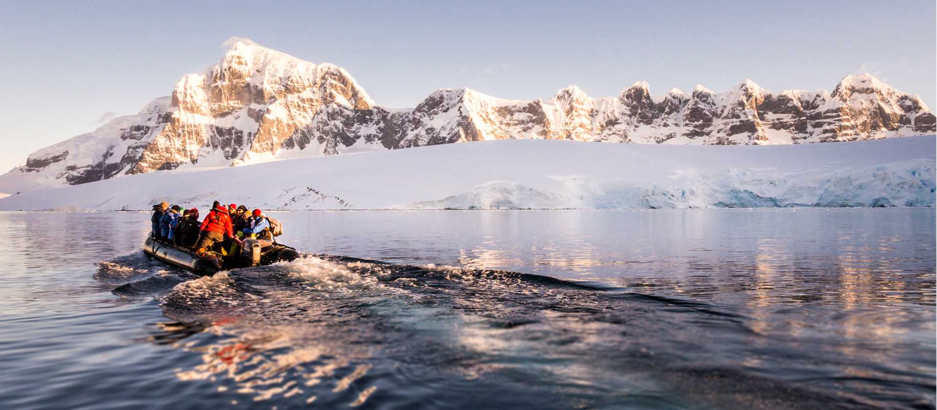 Zodiac cruising in Antarctica | Dietmar Denger