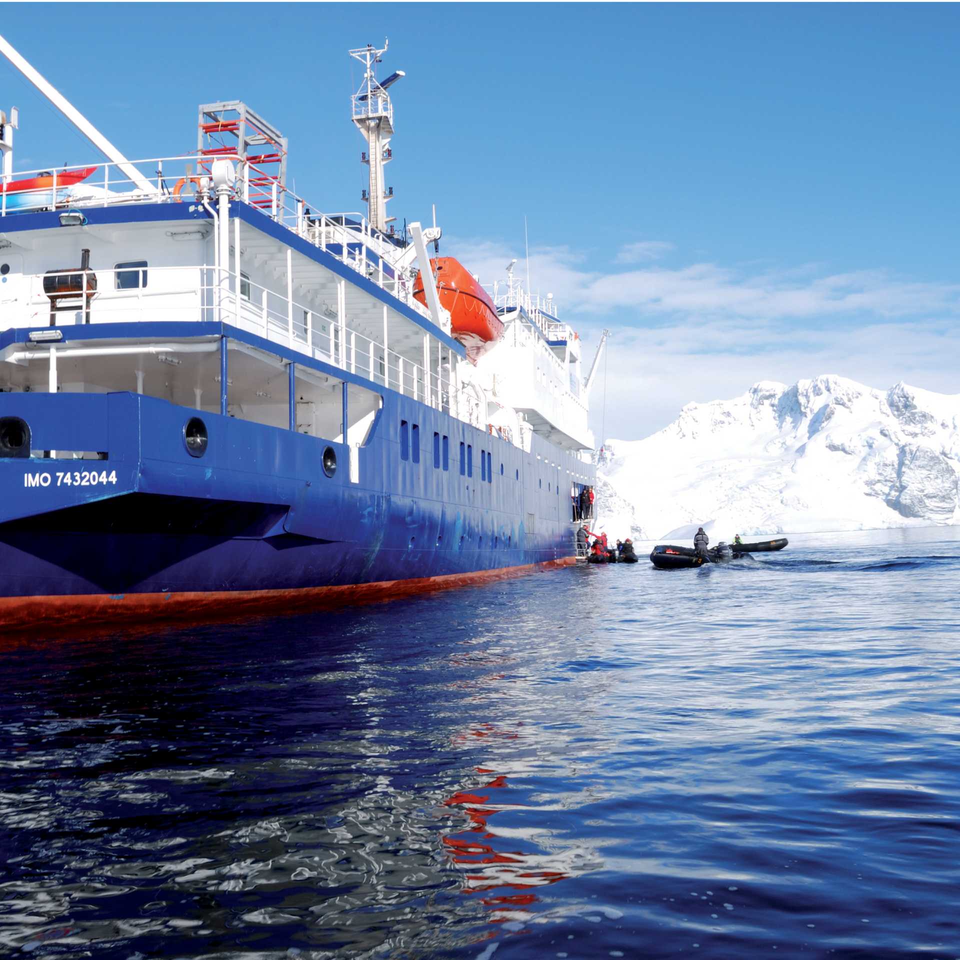 The Plancius in serene Antarctic waters | Scott Pinnegar