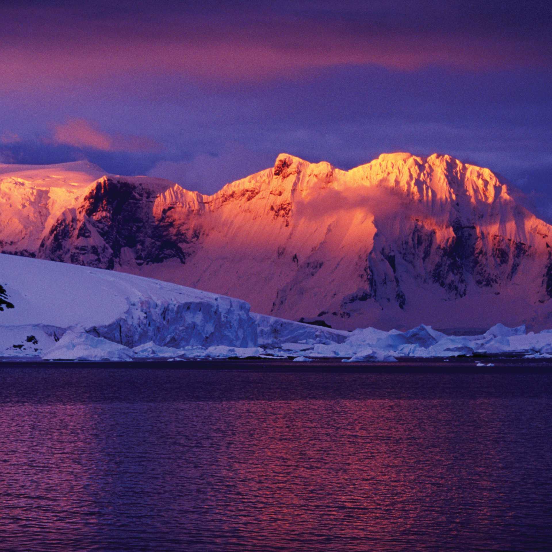 The magnificent sunset of the Antarctic Peninsula | Richard I'Anson