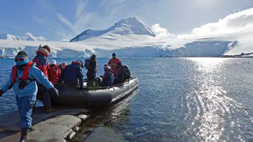 We undertake numerous shore excursions while exploring the peninsula | Peter Walton