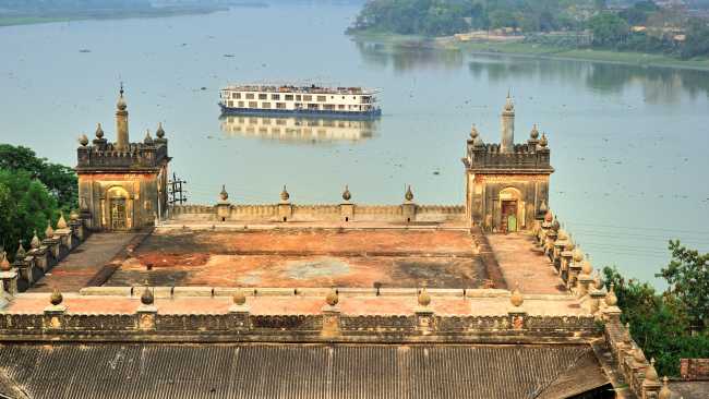 The Hooghly Imambara mosque on the banks of The Hooghly River