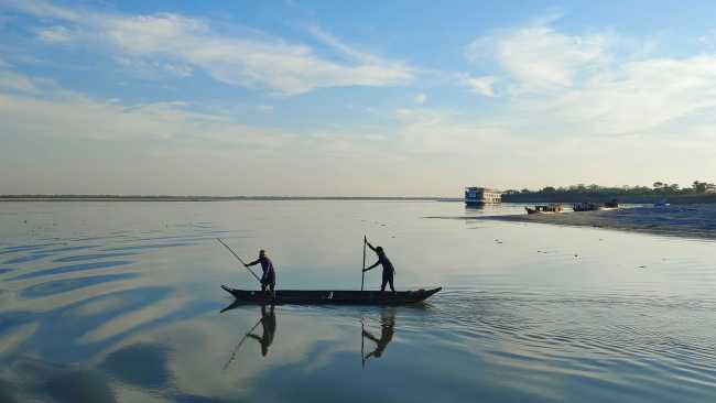 Life along the Bhramaputra River