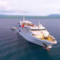 The Coral Discoverer with the Xplorer tender