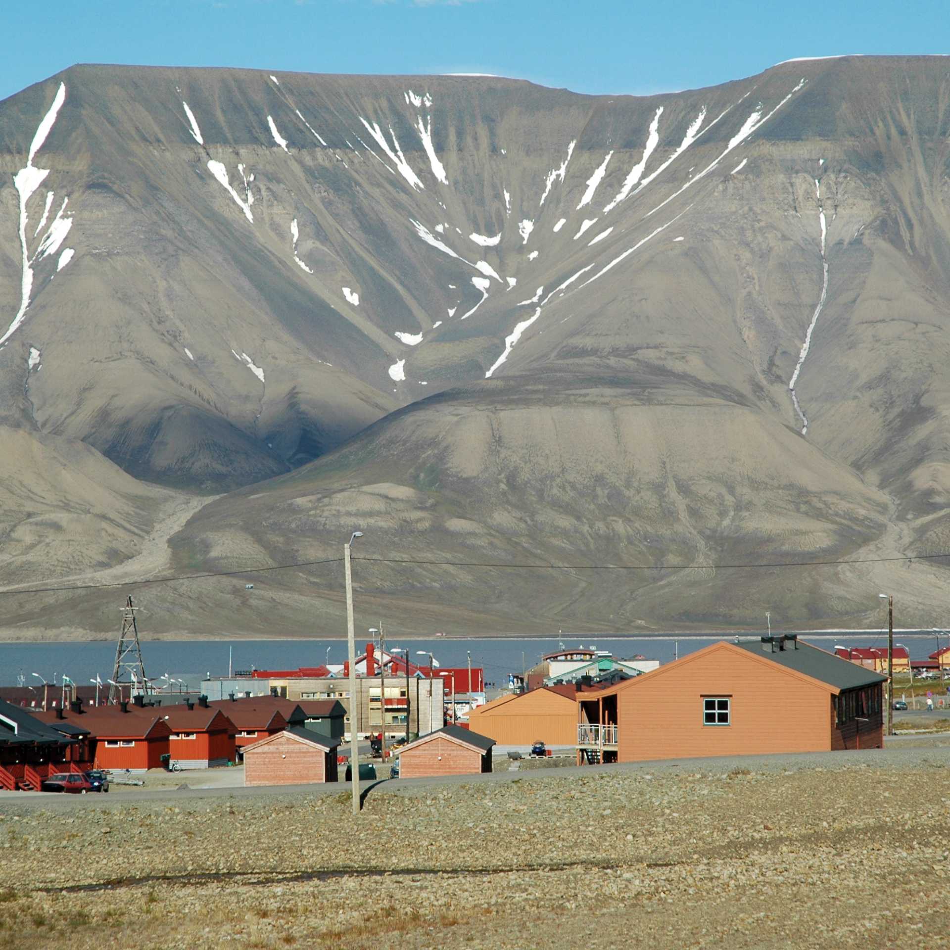 Longyearbyen, Svalbard | Fiona Windon