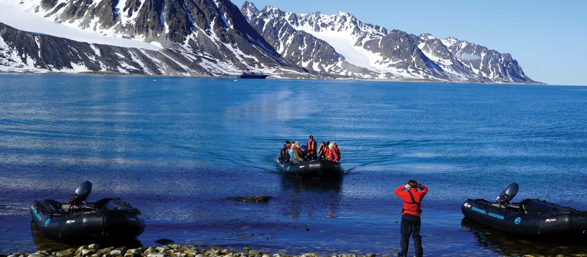 Views across Magdalenefjord as we approach in the zodiac | Gesine Cheung