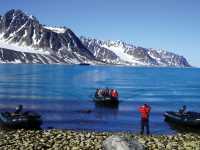 Views across Magdalenefjord as we approach in the zodiac |  Gesine Cheung
