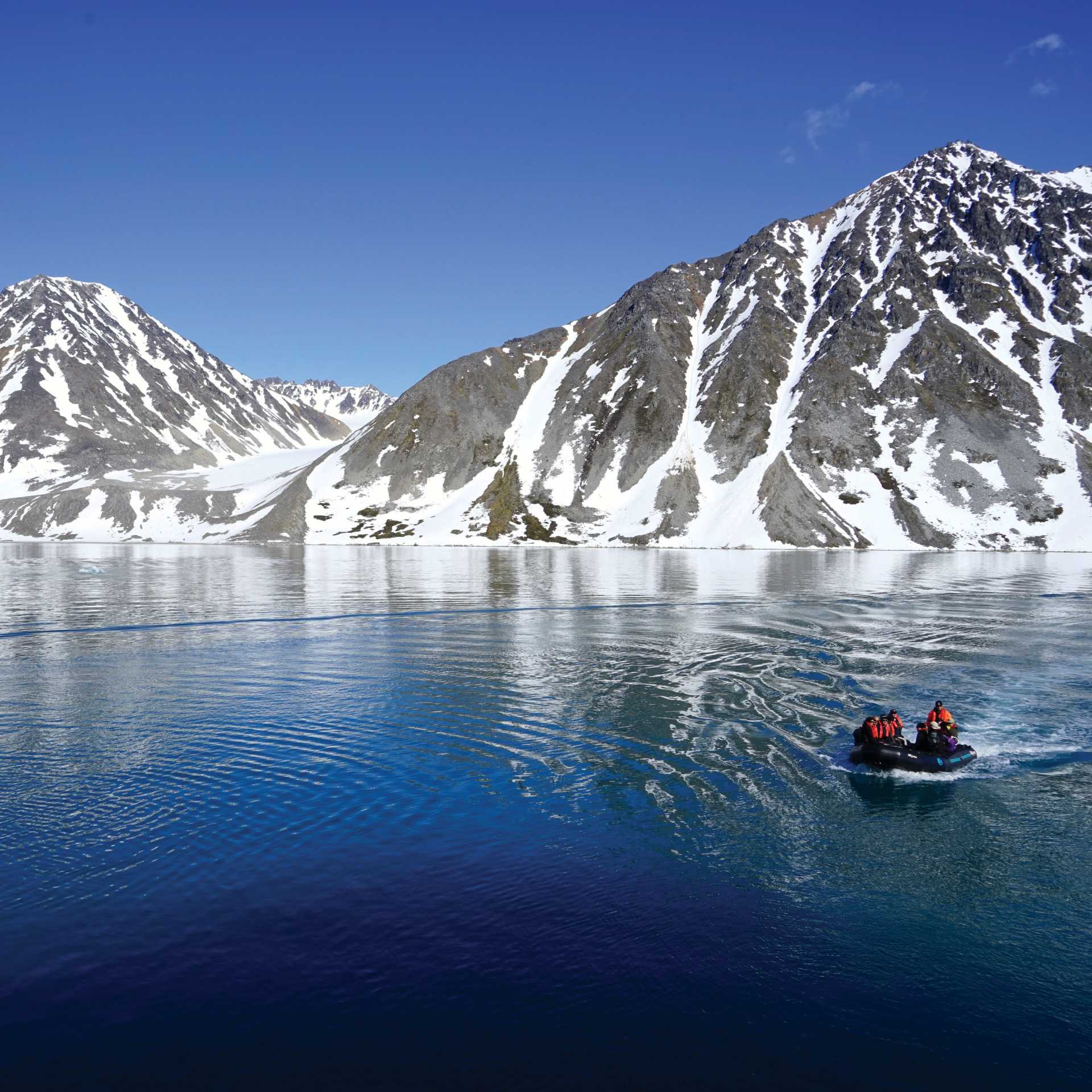 Pristine weather as we explore Svalbard by zodiac | Gesine Cheung