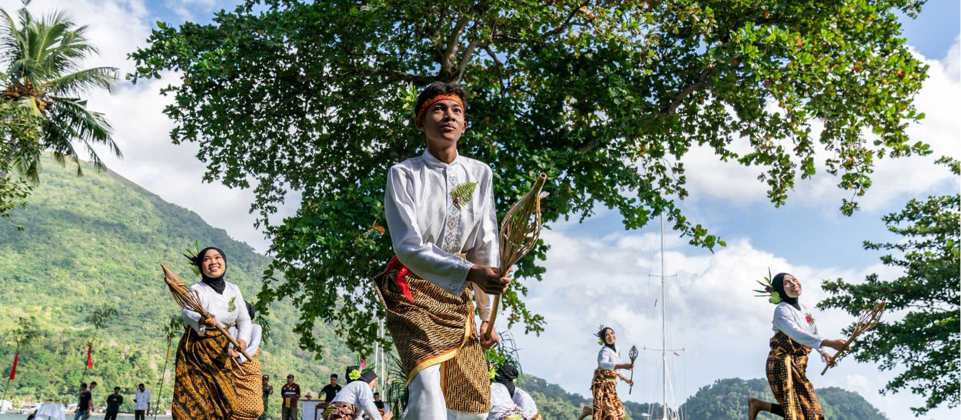 A warm welcome on Banda Neira, Indonesia | Fiona Wardle
