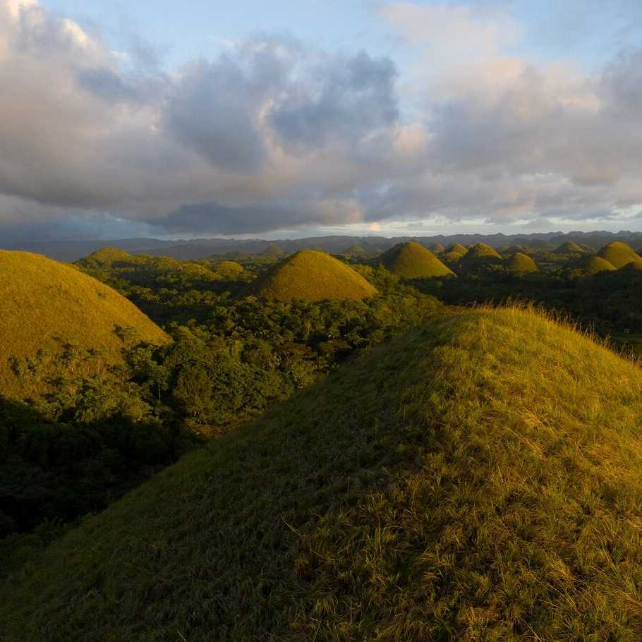 The 'Chocolate Hills' of Bohol | choypictures,flickr