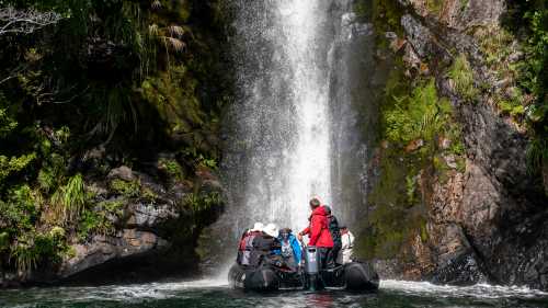 Zodiac cruising in Dusky Sound | Fiona Wardle