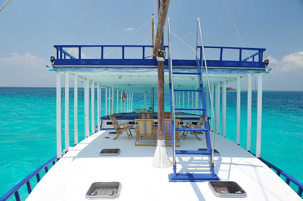 A traditional Maldives Dhoni