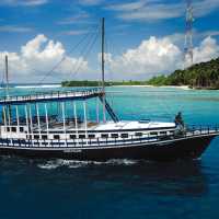 Cruising the clear blue waters of the Maldives | Voyages Maldives