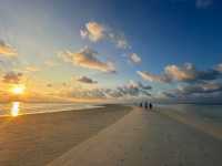 Sand bar sunsets in the Maldives |  Rache Imber
