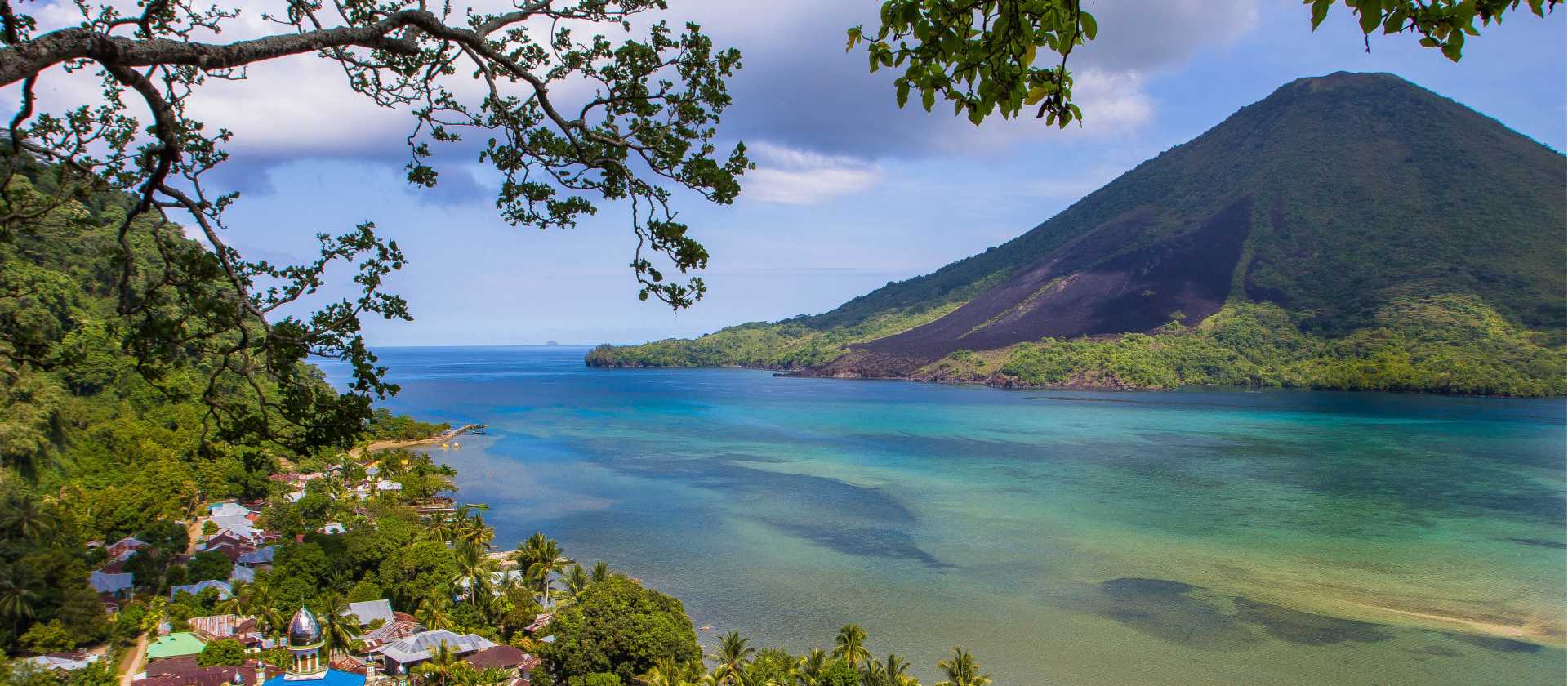 Gunung Api Volcano, Banda islands