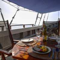 Lunch on deck Ombak Putih
