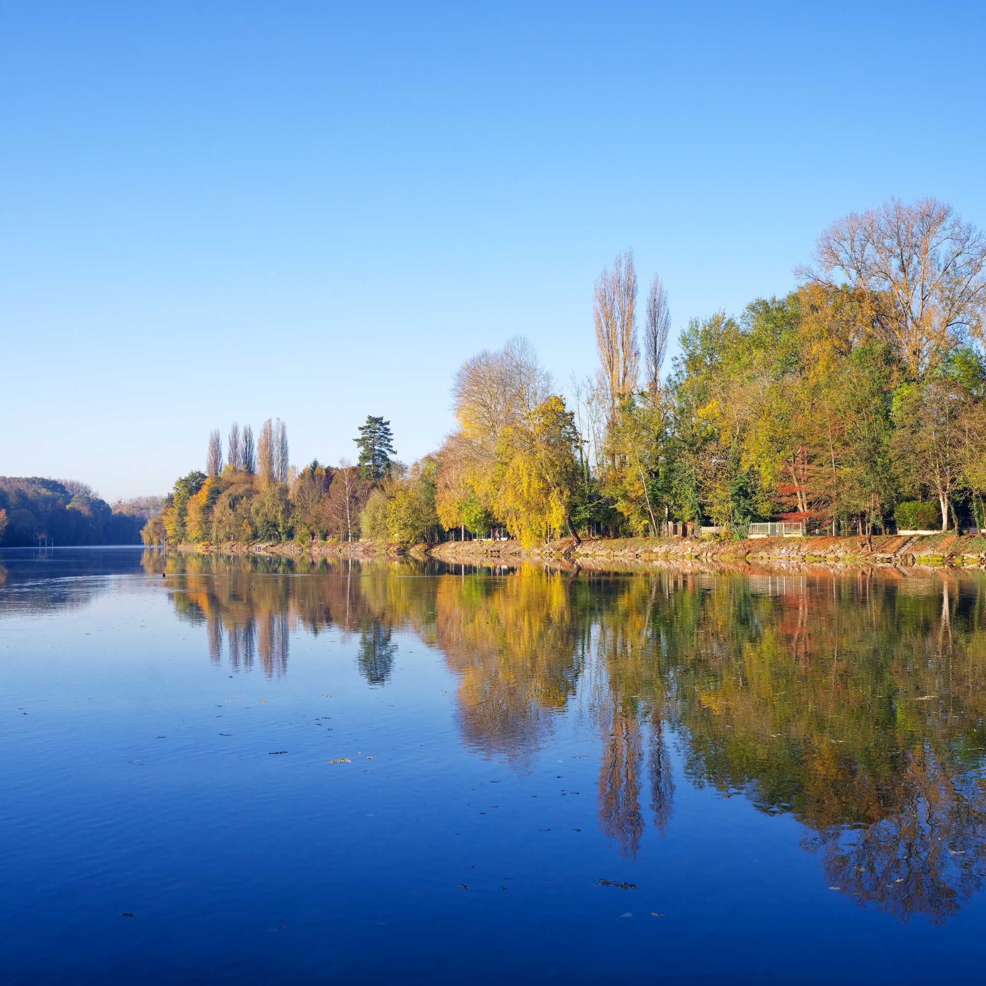 Auvers-sur-Oise, on the Oise River