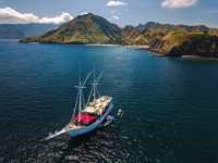 The comfortable 'phinisi' The Jakaré in Indonesia