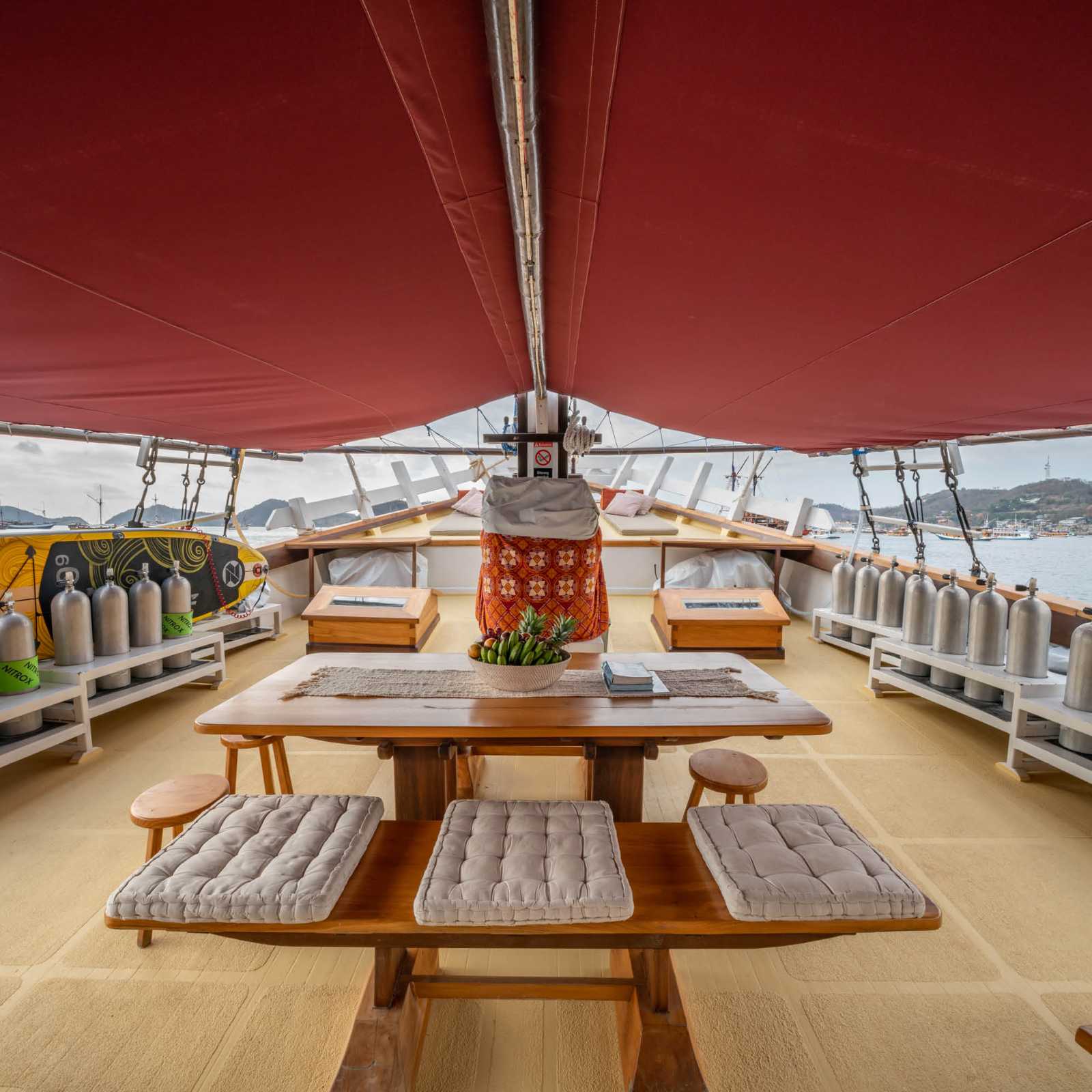 Communal deck area aboard The Jakaré