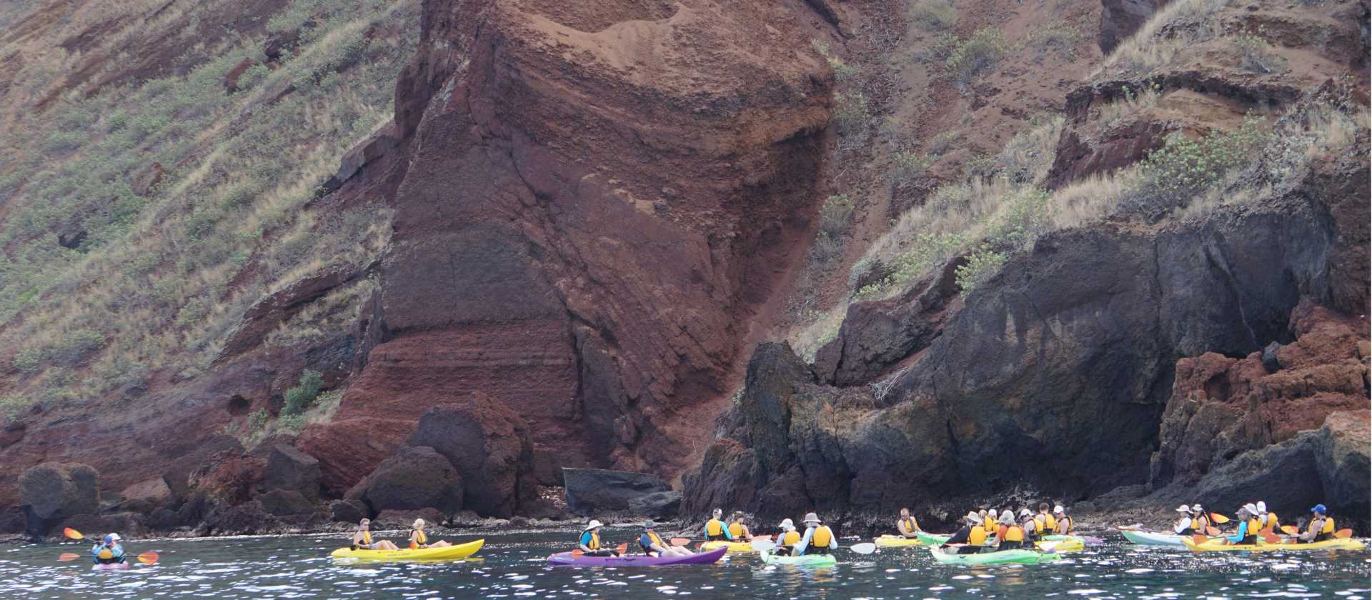 Kayaking the coast of Hawaii
