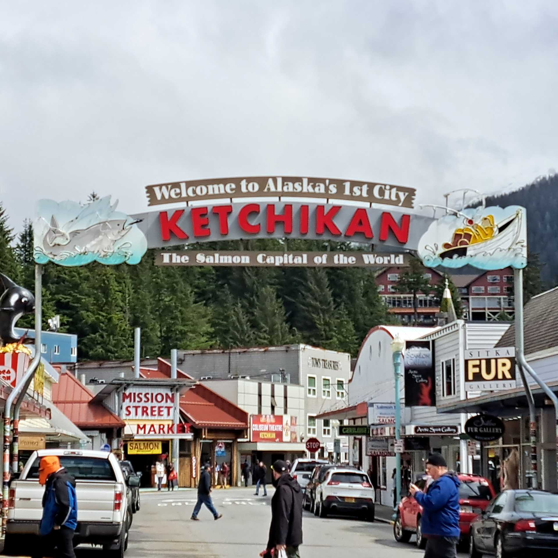 Welcome sign marks the entrance to downtown Ketchikan | Lorena Marques