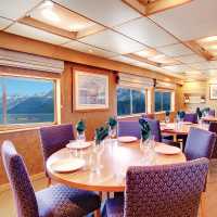 Relaxed onboard dining