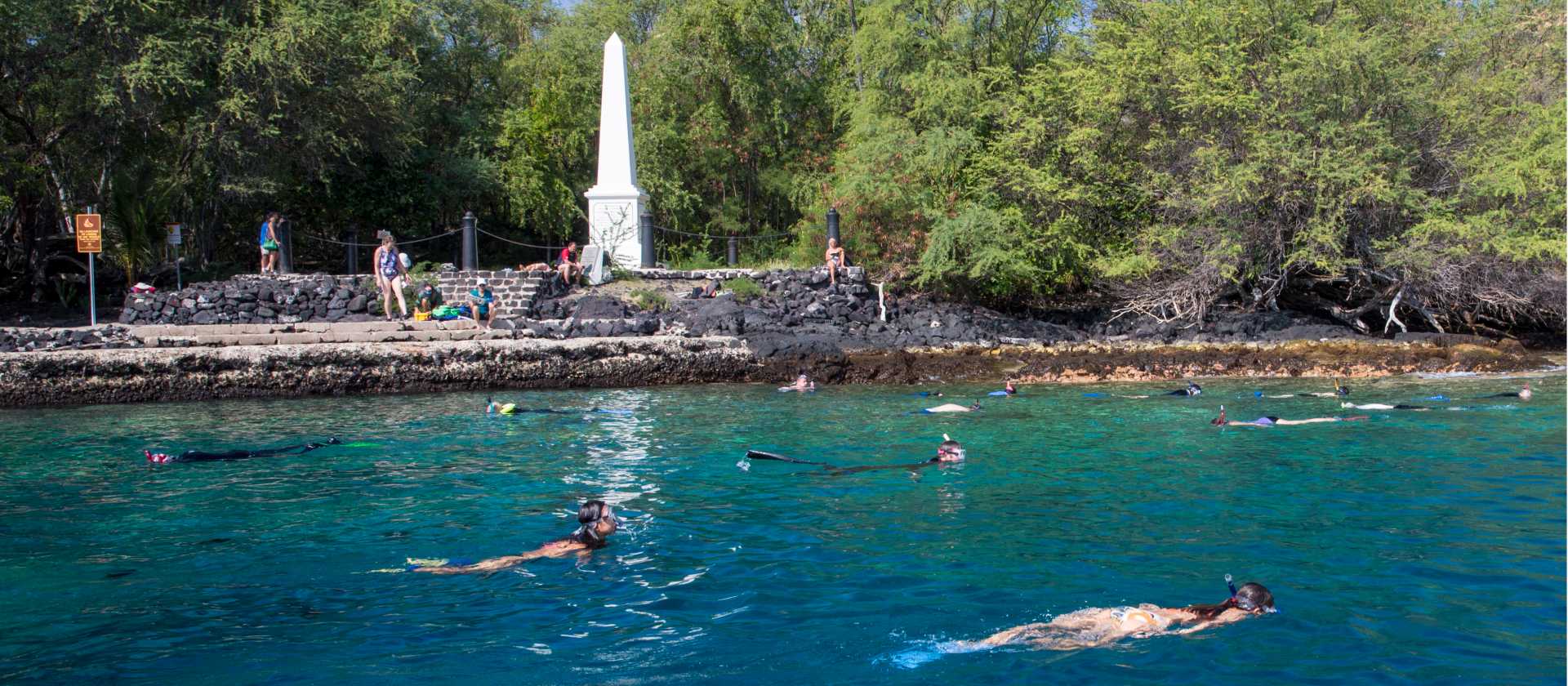 Kealakekua Bay is perfect for snorkelling