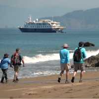 Shore landings and hiking opportunities