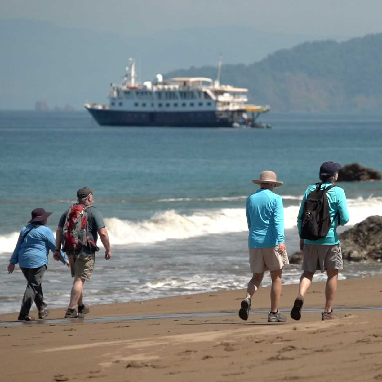 Shore landings and hiking opportunities