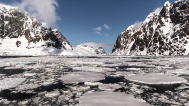 Ice fills the Lemaire Channel | Richard I'Anson