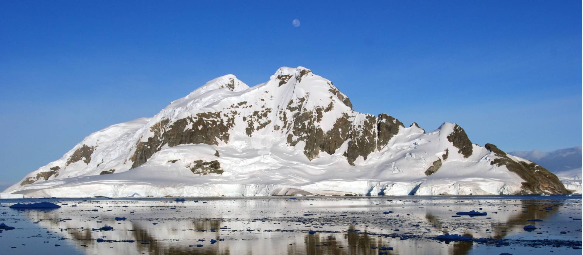 Majestic scenery abounds in the Antarctic Peninsula | Eve Ollington