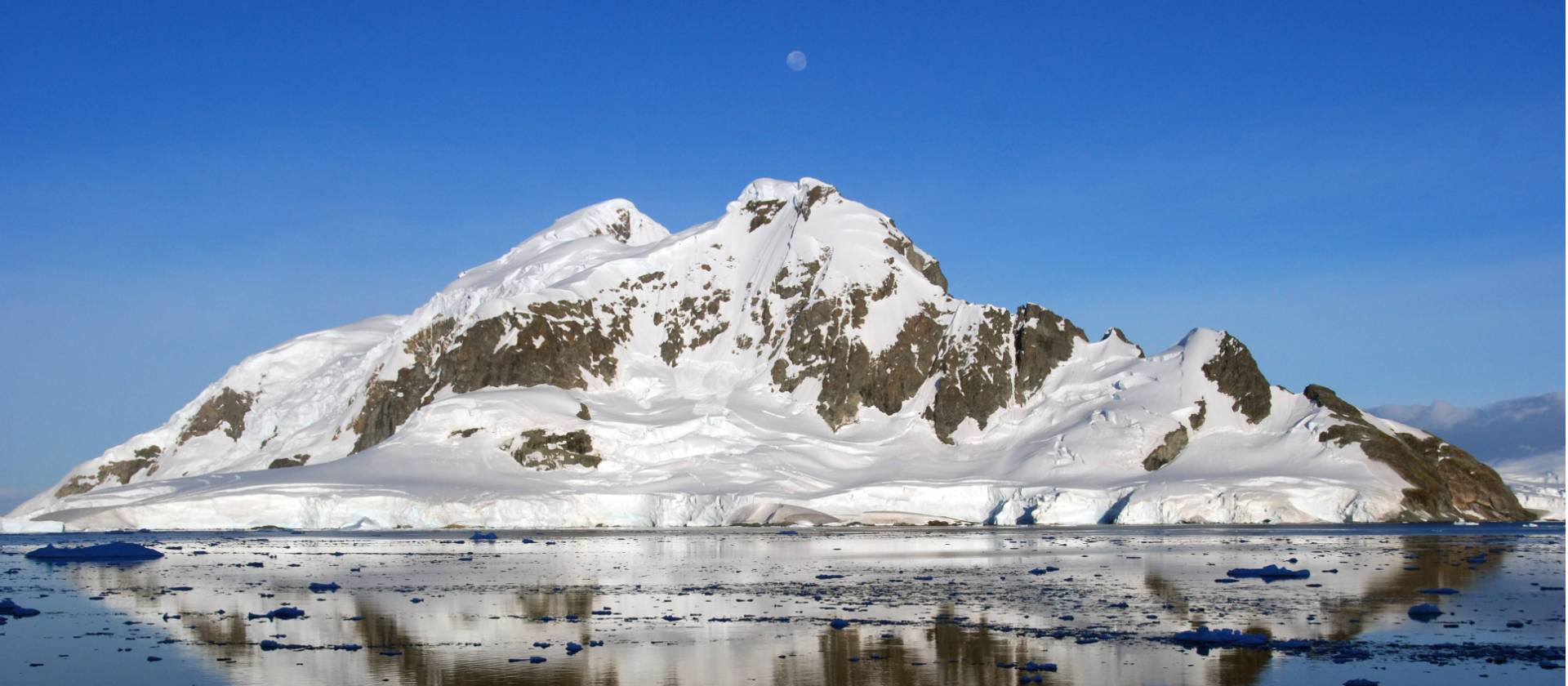 Majestic scenery abounds in the Antarctic Peninsula | Eve Ollington