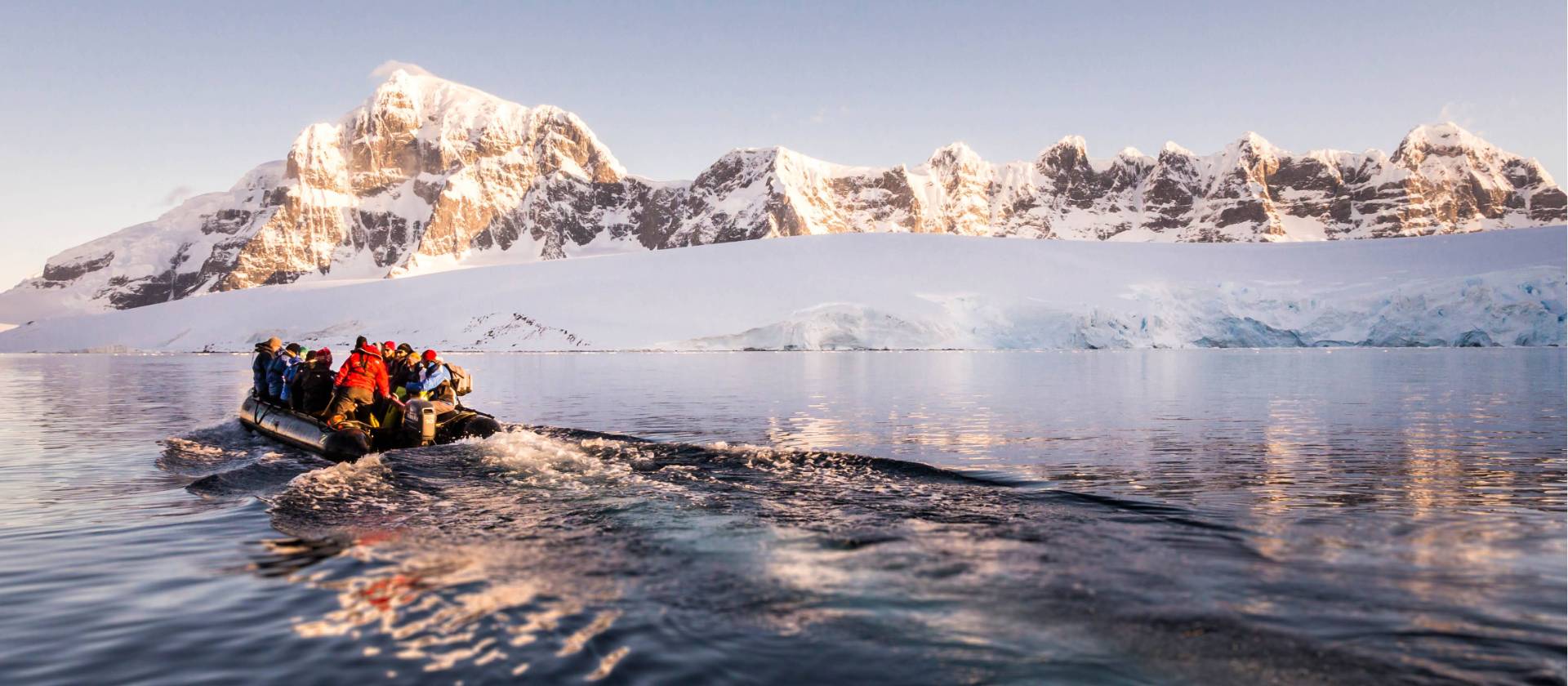 Zodiac cruising in Antarctica | Dietmar Denger
