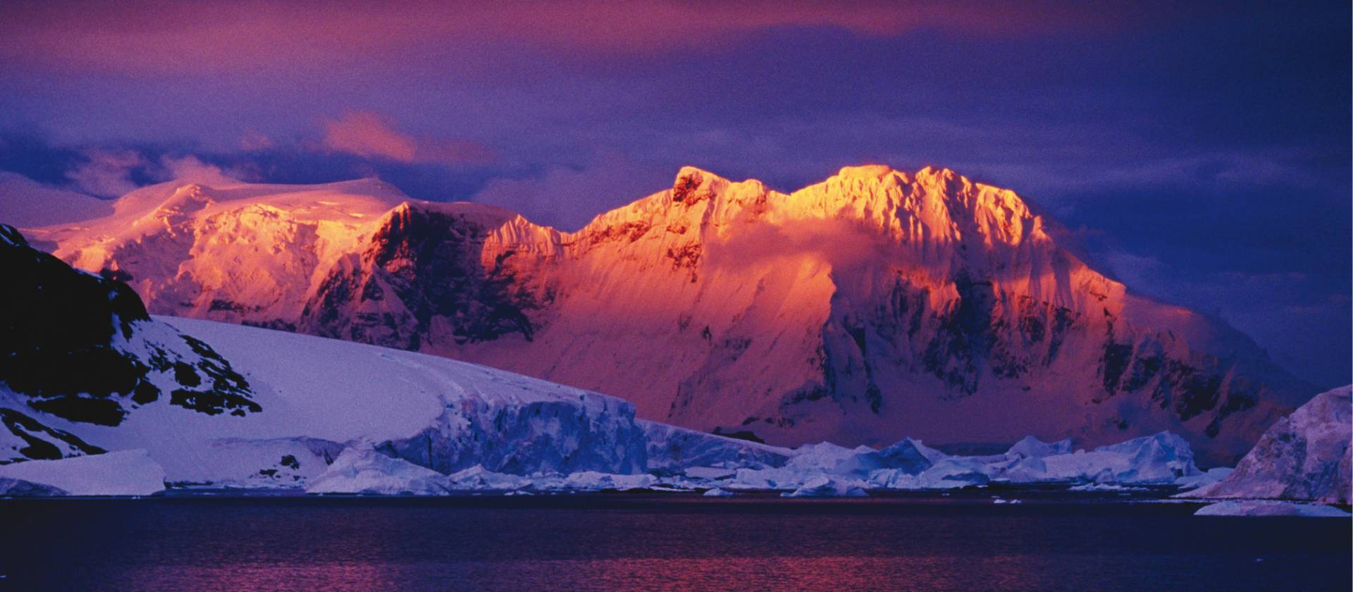 The magnificent sunset of the Antarctic Peninsula | Richard I'Anson